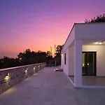 Villa Latina 2