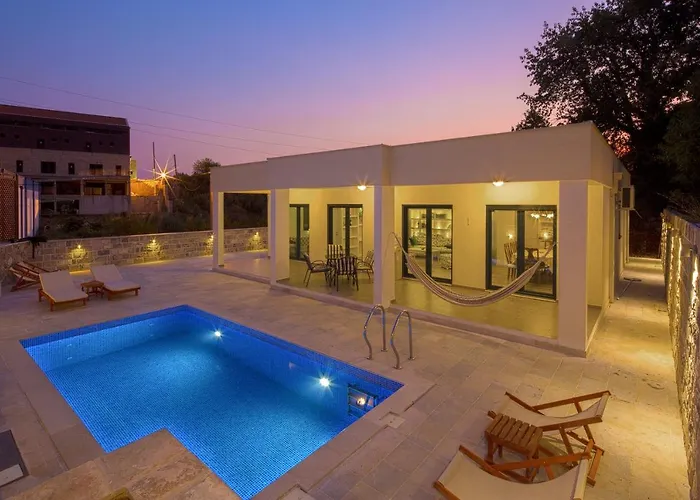 Villa Latina 2